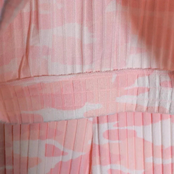 Secret Treasures Size L scoop neck elastic waist pink camo long sleeve pajama se - Picture 7 of 15
